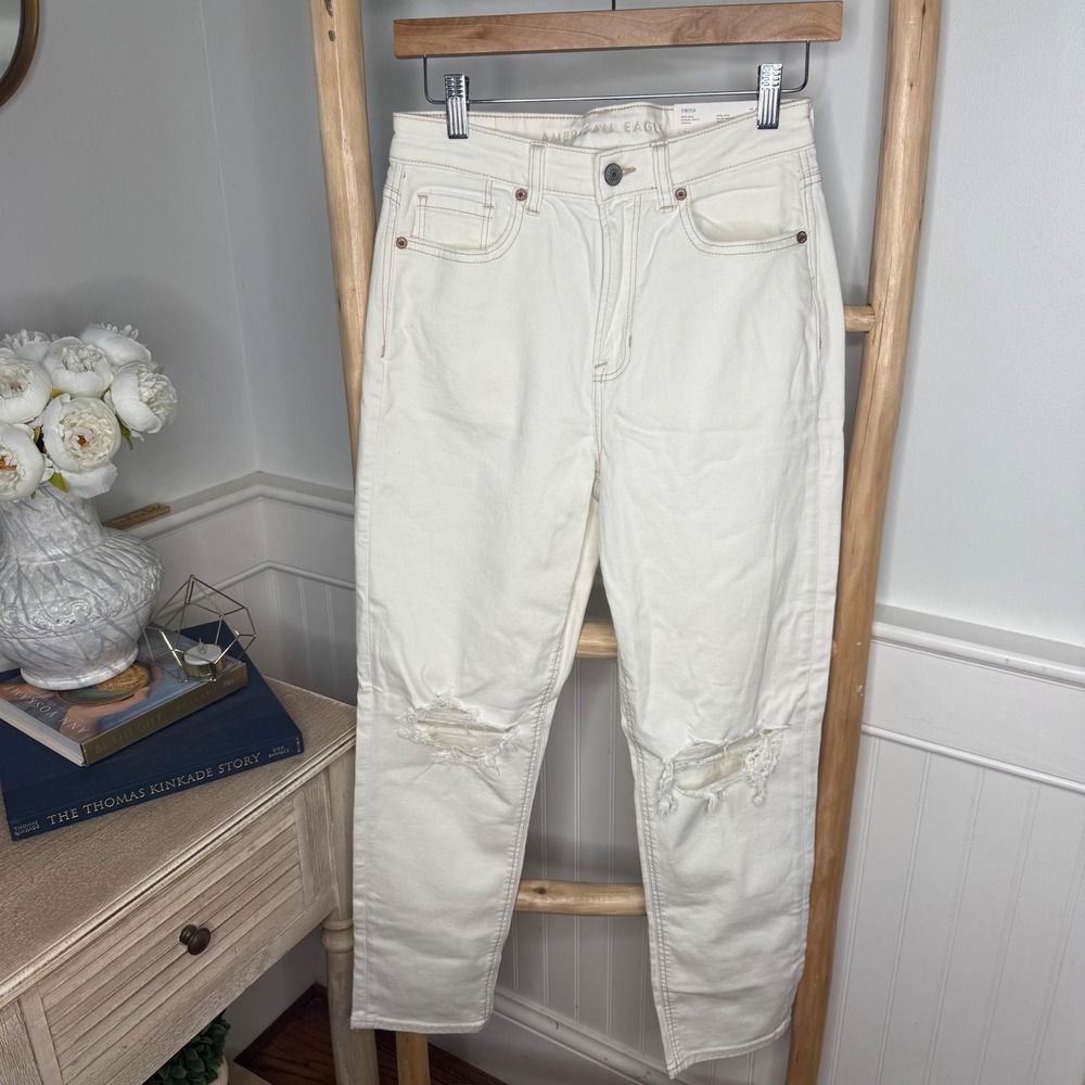 American Eagle Natural White Stretch Mom Jean High Rise Distressed Size 4 27W